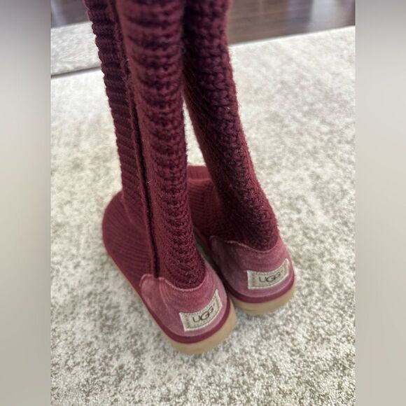 UGG Women’s Wine Knit Boot 9 - Picture 1 of 8